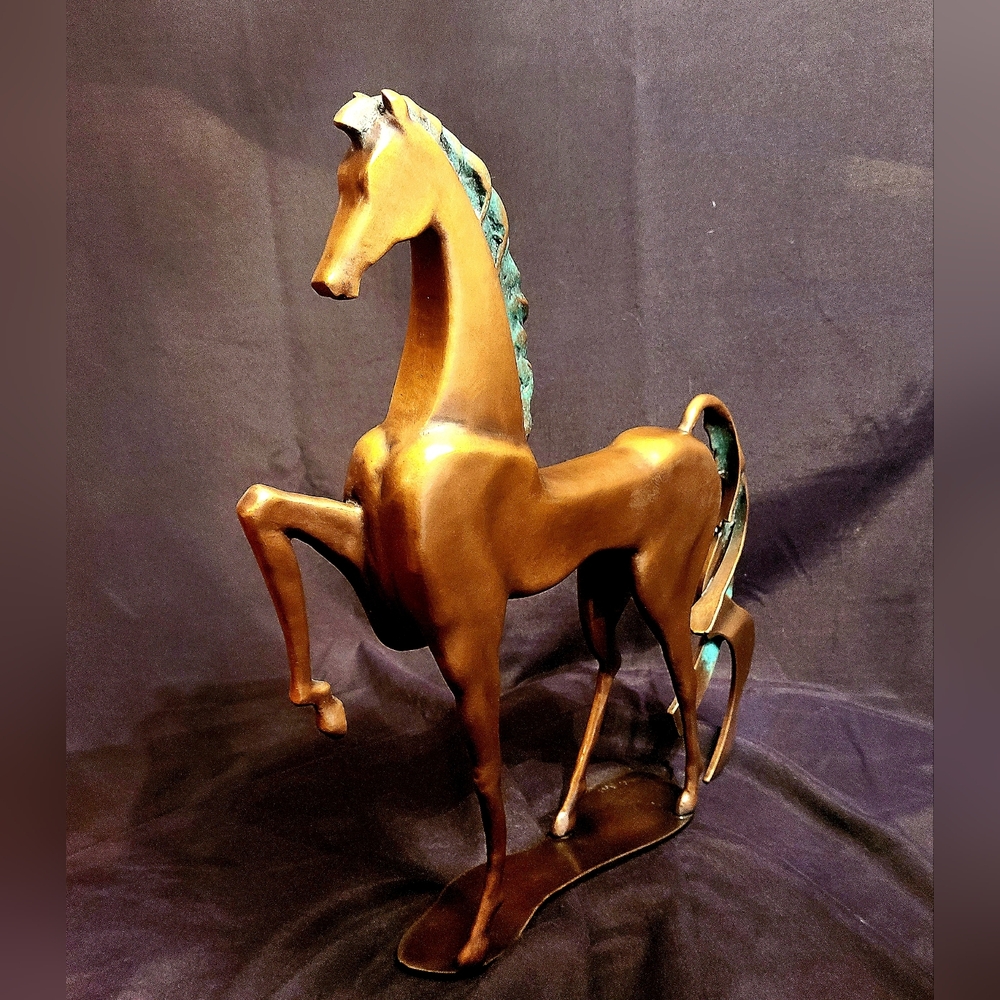 Elegant Bronze Horse Sculpture